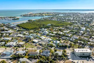 212 85th St, Holmes Beach, FL 34217 - Photo 43