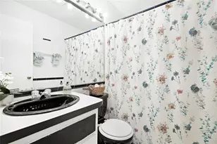 212 85th St, Holmes Beach, FL 34217 - Photo 27