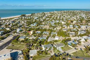 212 85th St, Holmes Beach, FL 34217 - Photo 43