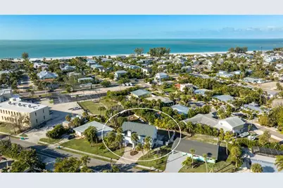 212 85th St, Holmes Beach, FL 34217 - Photo 41