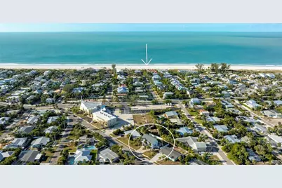 212 85th St, Holmes Beach, FL 34217 - Photo 47