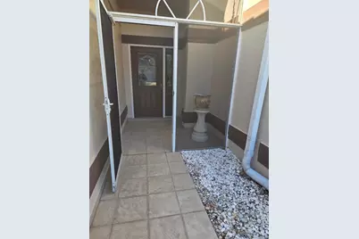 4547 Del Sol Boulevard S, Sarasota, FL 34243 - Photo 3