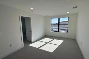 18515 Midsummer Pl, Venice, FL 34293 - Photo 15