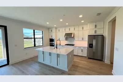 18515 Midsummer Place, Venice, FL 34293 - Photo 5