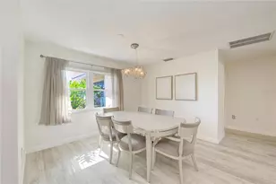 3368 Sheffield Cir, Sarasota, FL 34239 - Photo 5