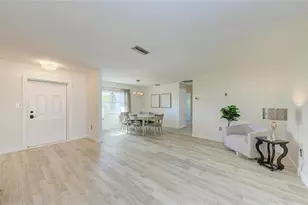 3368 Sheffield Cir, Sarasota, FL 34239 - Photo 9