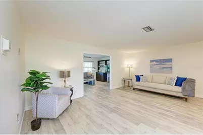 3368 Sheffield Circle, Sarasota, FL 34239 - Photo 7