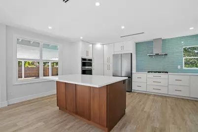 2104 Datura Street, Sarasota, FL 34239 - Photo 7