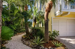 3440 Gulfmead Dr, Sarasota, FL 34242 - Photo 39