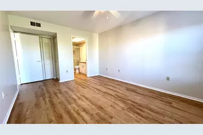 505 30th Avenue W #E406, Bradenton, FL 34205 - Photo 11