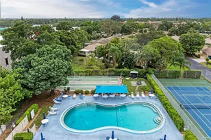 390 301 Blvd W, Bradenton, FL 34205 - Photo 31