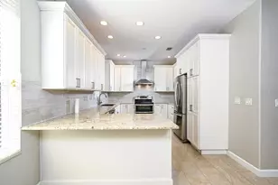 2442 Hively St, Sarasota, FL 34231 - Photo 9