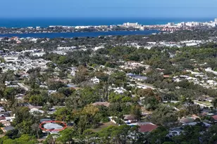 2442 Hively St, Sarasota, FL 34231 - Photo 35