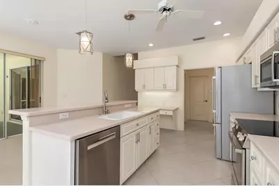 8468 Woodbriar Drive, Sarasota, FL 34238 - Photo 11