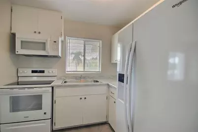 1631 Leisure Drive #M36, Bradenton, FL 34207 - Photo 7