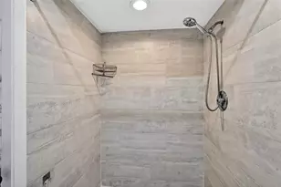 5424 America Dr, Sarasota, FL 34231 - Photo 33