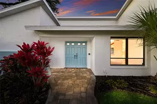 5424 America Dr, Sarasota, FL 34231 - Photo 9