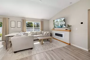 3565 74th Ave Circle E, Sarasota, FL 34243 - Photo 7