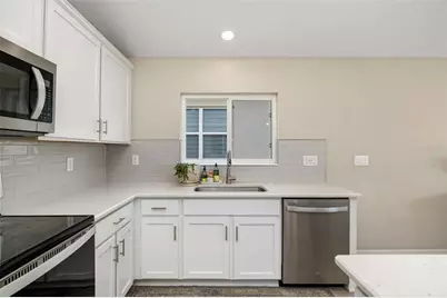 3565 74th Avenue Circle E, Sarasota, FL 34243 - Photo 17