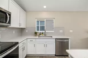 3565 74th Ave Circle E, Sarasota, FL 34243 - Photo 17