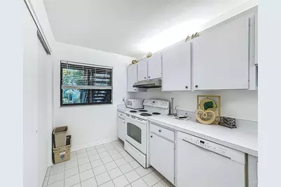 1511 Pelican Point Drive #BA180, Sarasota, FL 34231 - Photo 9