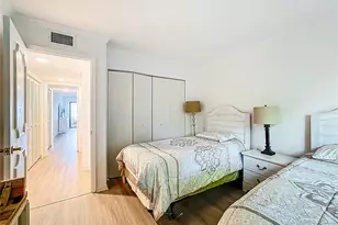 1511 Pelican Point Dr, Sarasota, FL 34231 - Photo 17