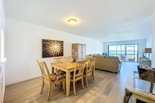 1511 Pelican Point Dr, Sarasota, FL 34231 - Photo 11