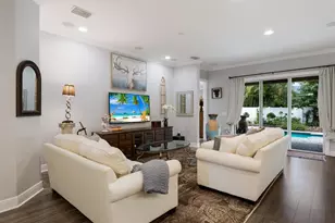 1856 Hyde Park St, Sarasota, FL 34239 - Photo 9