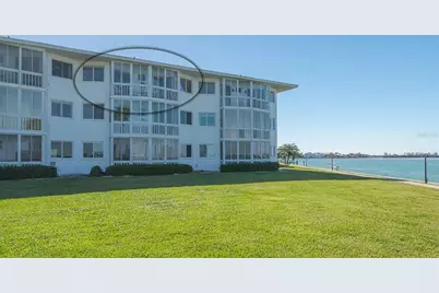 777 John Ringling Boulevard #32, Sarasota, FL 34236 - Photo 3