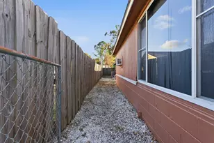 2019 W Jorome Dr, Tampa, FL 33612 - Photo 37