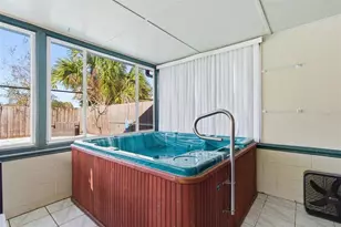 2019 W Jorome Dr, Tampa, FL 33612 - Photo 27