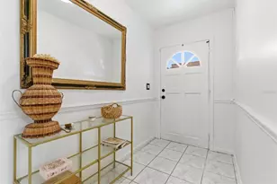 2019 W Jorome Dr, Tampa, FL 33612 - Photo 9