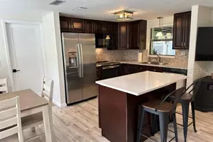 2938 W Mark Dr, Sarasota, FL 34232 - Photo 11