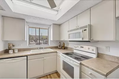 3534 Lake Bayshore Drive #K118, Bradenton, FL 34205 - Photo 15