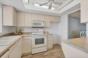 3534 Lake Bayshore Dr, Bradenton, FL 34205 - Photo 11