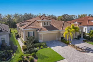 2402 Starwood Ct, Lakewood Ranch, FL 34211 - Photo 3