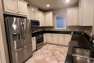 8288 Varenna Dr, Sarasota, FL 34231 - Photo 5