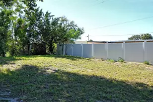 5914 Albert Pl, Sarasota, FL 34231 - Photo 21