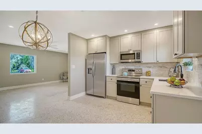 5914 Albert Place, Sarasota, FL 34231 - Photo 9