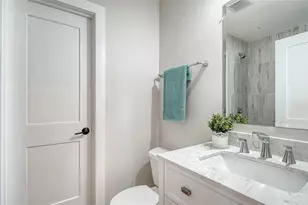 5914 Albert Pl, Sarasota, FL 34231 - Photo 17