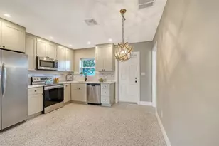 5914 Albert Pl, Sarasota, FL 34231 - Photo 7