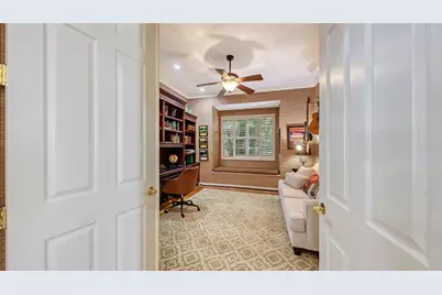 8175 Abingdon Court, Bradenton, FL 34201 - Photo 7