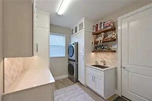 8075 Slipway Dr, Sarasota, FL 34240 - Photo 15