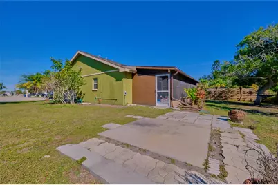 3549 65th Avenue Circle E, Sarasota, FL 34243 - Photo 37