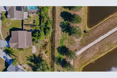 3549 65th Avenue Circle E, Sarasota, FL 34243 - Photo 33