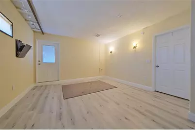 3549 65th Avenue Circle E, Sarasota, FL 34243 - Photo 23