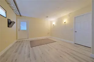 3549 65th Ave Cir E, Sarasota, FL 34243 - Photo 23