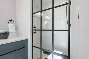 1002 Glebe Ln, Sarasota, FL 34242 - Photo 21