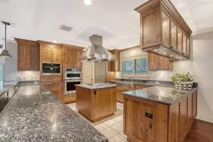 1695 Hyde Park St, Sarasota, FL 34239 - Photo 17