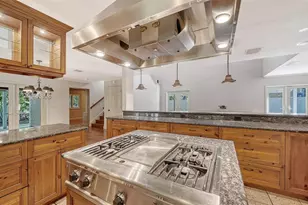 1695 Hyde Park St, Sarasota, FL 34239 - Photo 19
